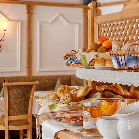 فندق Garni Elisir