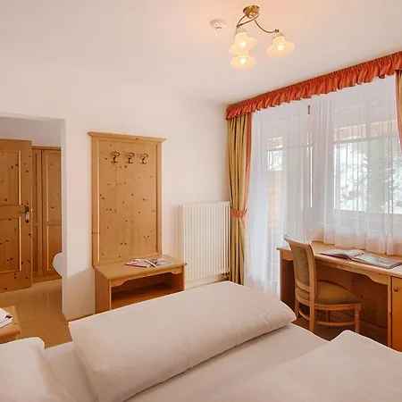 Garni Elisir Hotel Arraba