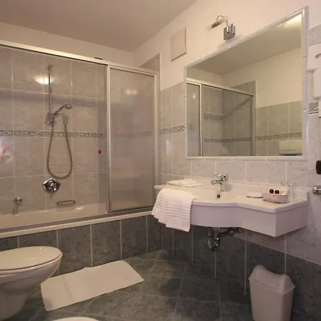 Garni Elisir فندق